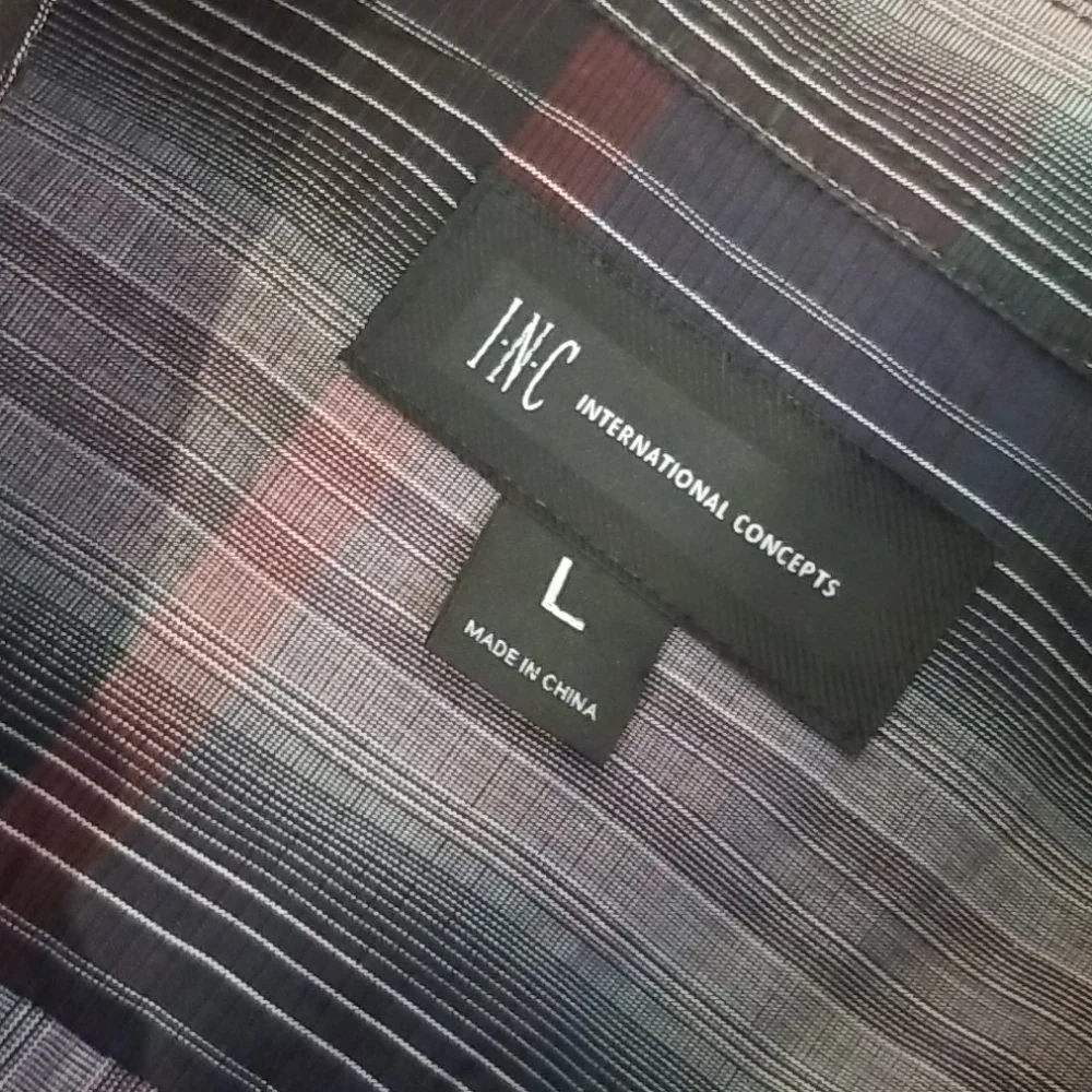 INC snap down dress shirt‎ lg